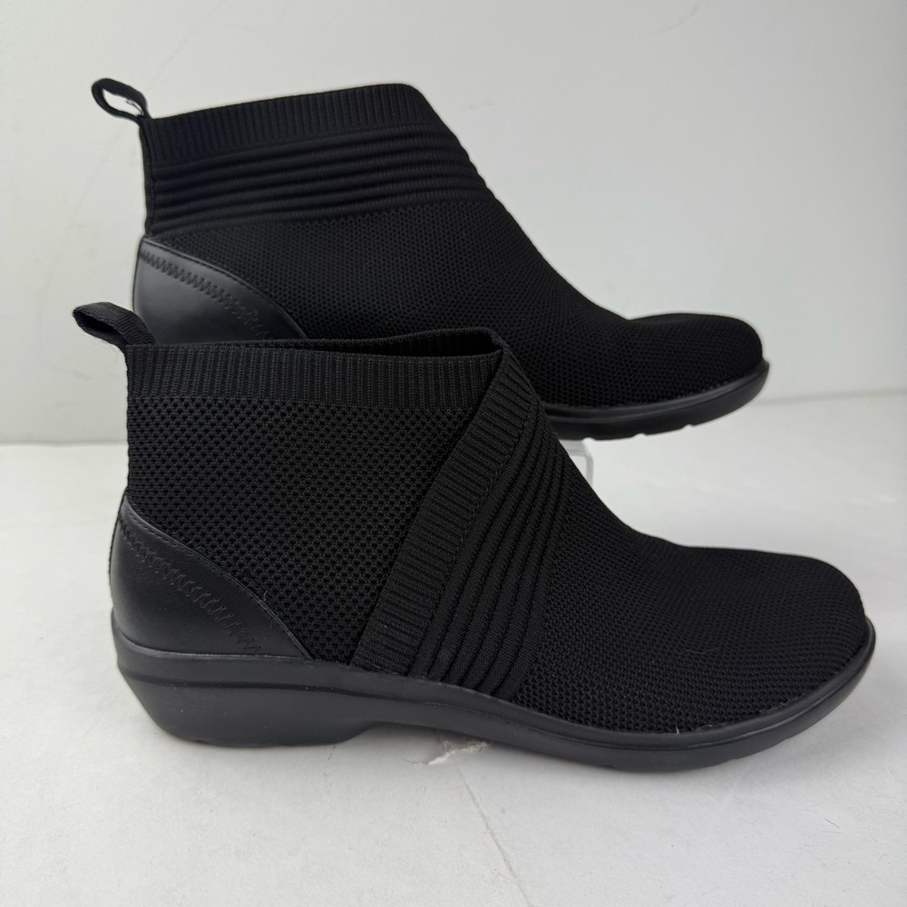Clarks Collection Womens 7.5 Sashlyn Mid Knit Ankle Bootie Black Slip On